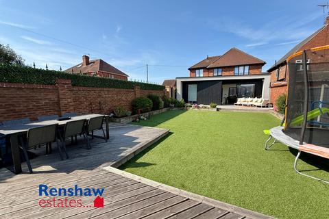 4 bedroom detached house for sale, Heanor Road, Ilkeston, Derbyshire