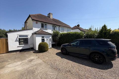 Douglas Lane, Wraysbury