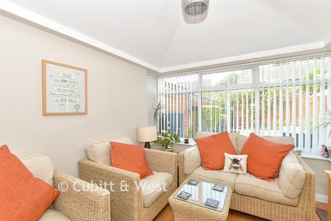 3 bedroom semi-detached house for sale, Woburn Road, Crawley RH11