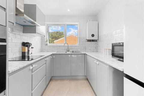 1 bedroom flat for sale, Kirkstall Close, Eastbourne BN22