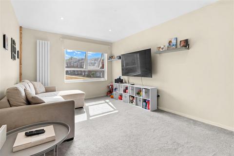 1 bedroom flat for sale, Kirkstall Close, Eastbourne BN22