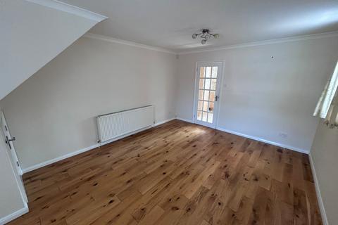 2 bedroom semi-detached house to rent, Primrose Drive, Hull, HU5