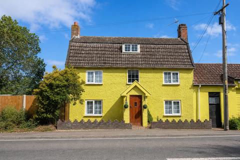 4 bedroom link detached house to rent, Norwich Road, Stowmarket IP14