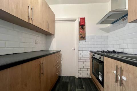 2 bedroom flat to rent, Romford Road, London, E12