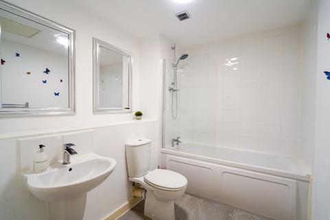 1 bedroom flat for sale, Greenheys Lane West, Manchester M15