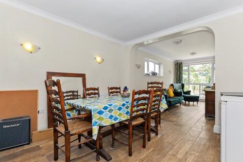 5 bedroom house to rent, Henley Avenue, Oxford