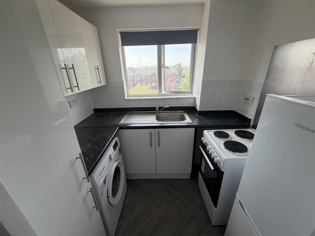 Apartment in Edmonton - View 3