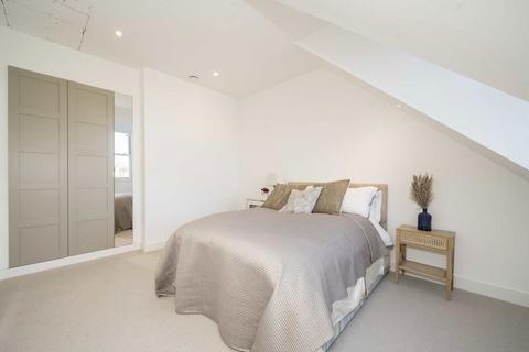 undefined, Gordon Road, London W5