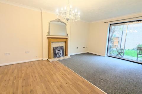 4 bedroom detached house to rent, Kempston, Bedford, MK42