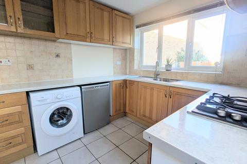 4 bedroom detached house to rent, Kempston, Bedford, MK42