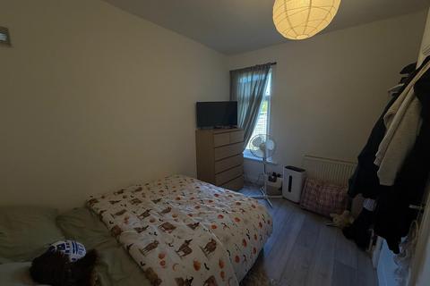 2 bedroom flat to rent, Bond Road, Southampton, SO18