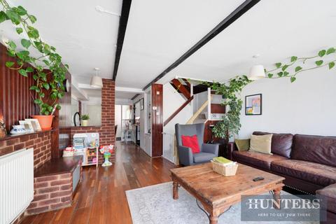 3 bedroom terraced house for sale, Norman Crescent , Heston, TW5 9JW