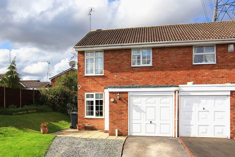 WOMBOURNE, Brookside Close 3 bed semidetached house £144,950