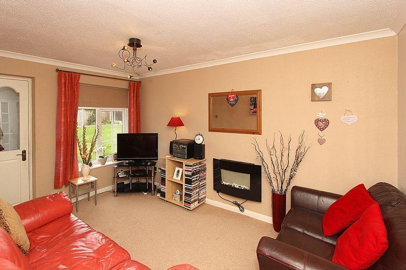 WOMBOURNE, Brookside Close 3 bed semidetached house £144,950