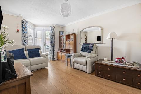 2 bedroom flat for sale, Roseacre Gardens, Welwyn Garden City, AL7