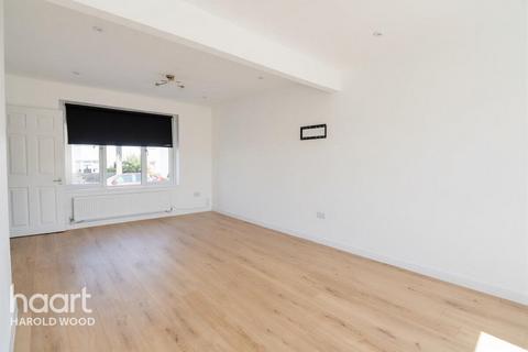 3 bedroom end of terrace house for sale, Hailsham Road, Harold Hill