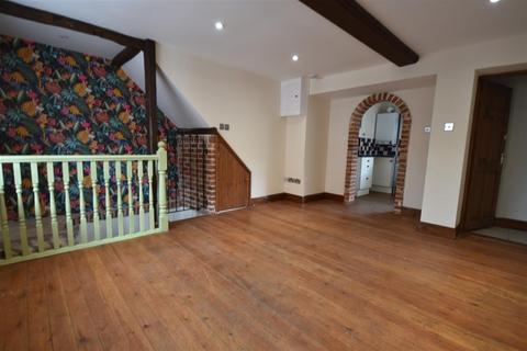 Studio to rent, South Street, Manningtree CO11