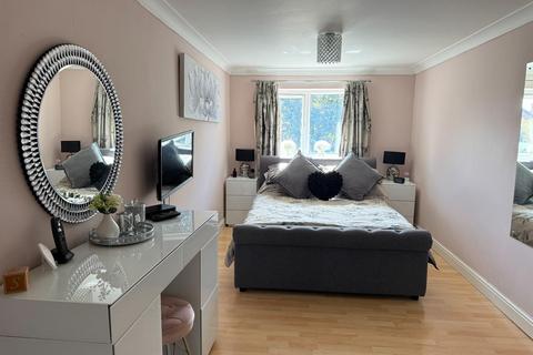 4 bedroom end of terrace house for sale, Wilkinson Way, Strensall, York