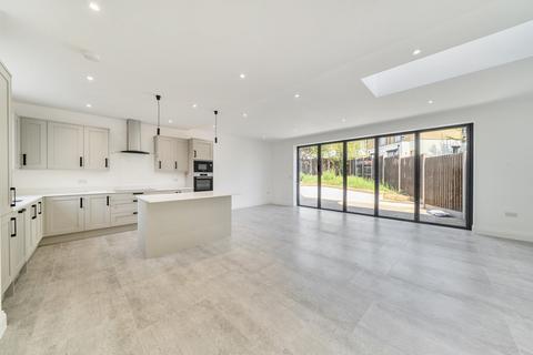 4 bedroom semi-detached house for sale, Gonville Crescent, Northolt