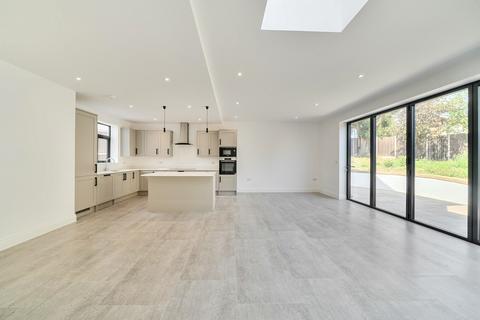 4 bedroom semi-detached house for sale, Gonville Crescent, Northolt