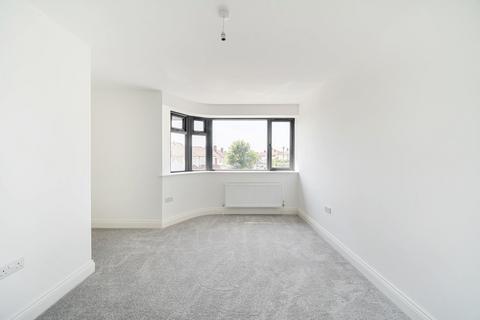 4 bedroom semi-detached house for sale, Gonville Crescent, Northolt