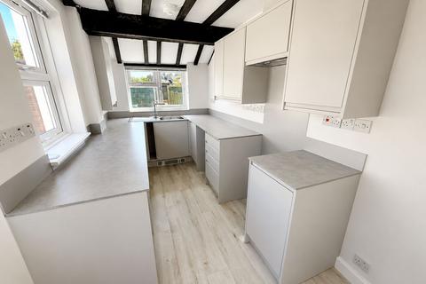 2 bedroom end of terrace house to rent, Cumberland Street, Staines-upon-Thames, TW18