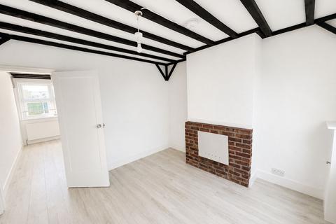 2 bedroom end of terrace house to rent, Cumberland Street, Staines-upon-Thames, TW18
