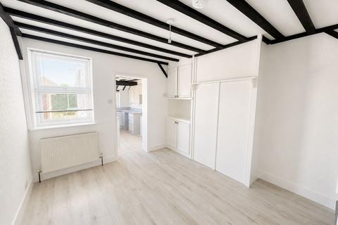 2 bedroom end of terrace house to rent, Cumberland Street, Staines-upon-Thames, TW18