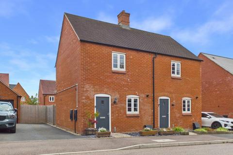 2 bedroom semi-detached house for sale, Hexham Street, Towcester, NN12