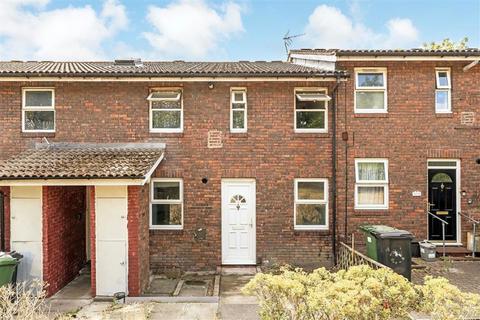 2 bedroom flat for sale, Hope Close, London SE12
