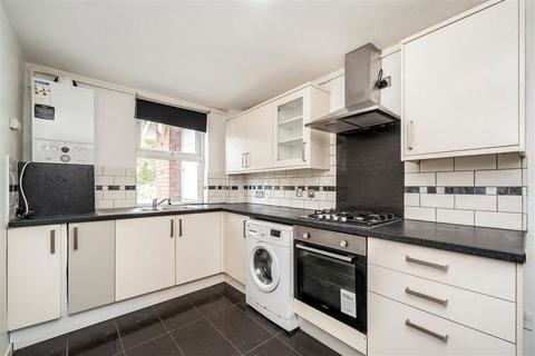 2 bedroom flat for sale, Hope Close, London SE12