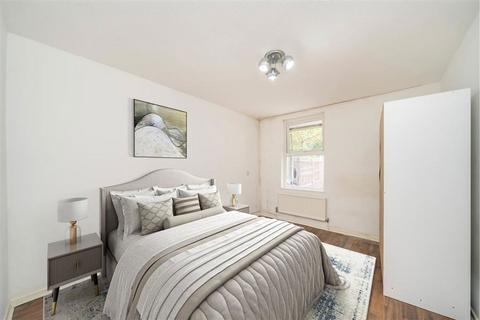 2 bedroom flat for sale, Hope Close, London SE12