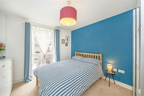 1 bedroom flat for sale, Milles Square, London SW9