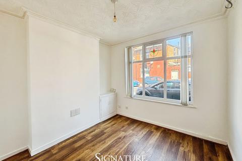 3 bedroom terraced house to rent, Devana Road, Leicester, LE2