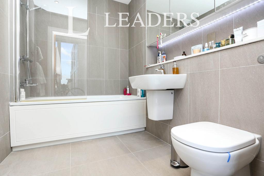 Apartment in London - View 4