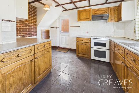 3 bedroom semi-detached house for sale, Hawthorn Crescent, Arnold, Nottingham