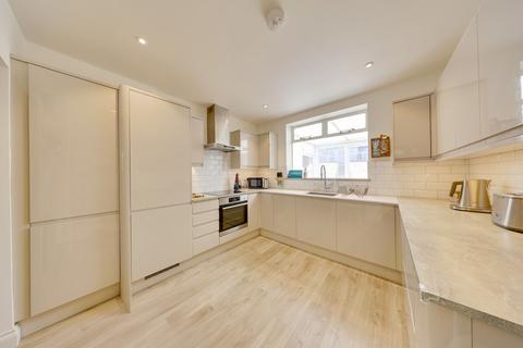 3 bedroom semi-detached house for sale, Beddington Road, Orpington