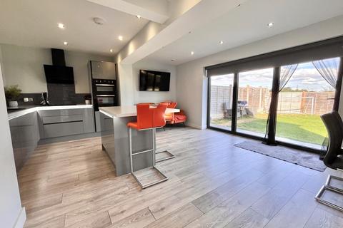 4 bedroom detached house for sale, Saffron Crescent, Doncaster DN11