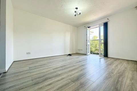 2 bedroom flat to rent, Stern Close, Barking