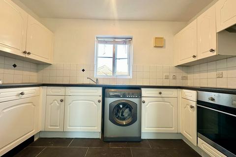 2 bedroom flat to rent, Stern Close, Barking