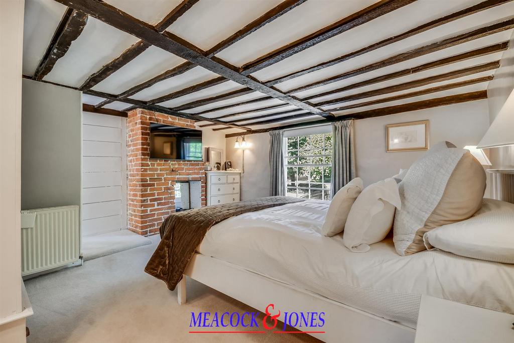 Bedroom, fireplace