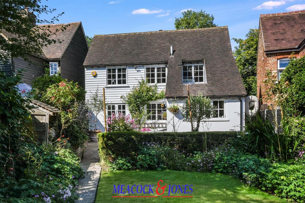 Detached house exterior, garden