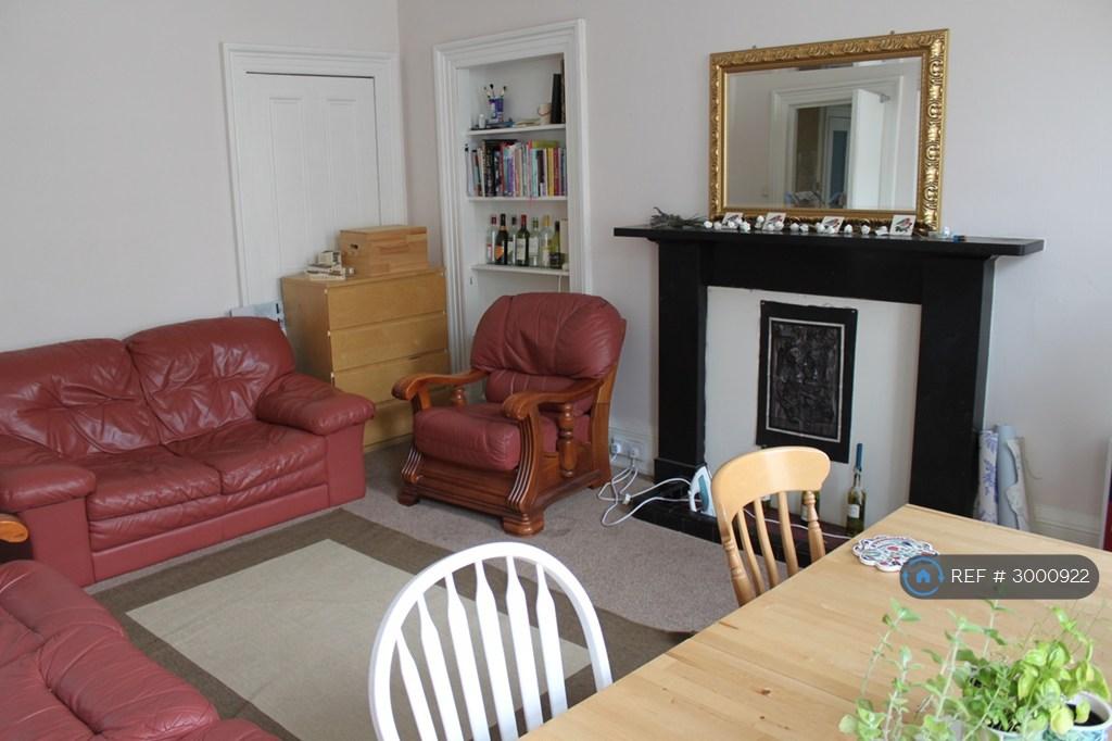 Apartment in Edinburgh, Southside - View 4