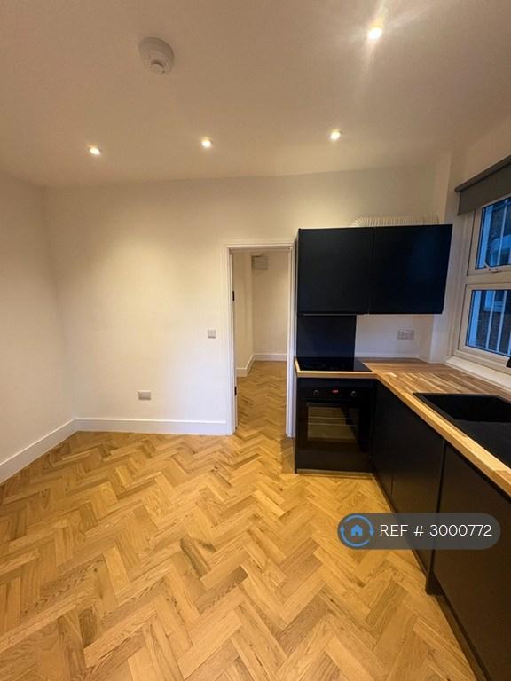 Apartment in London - View 2