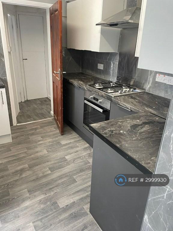 House in London - View 2