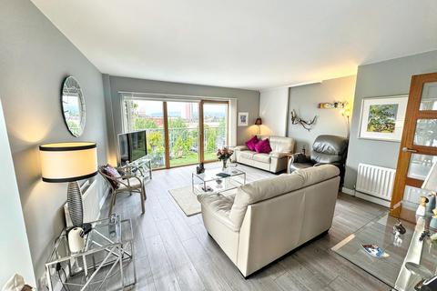 2 bedroom penthouse for sale, Ascot Gate, Glasgow G12