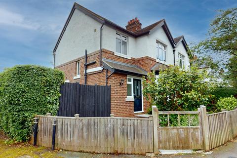 3 bedroom semi-detached house to rent, Hafren Road, Shrewsbury
