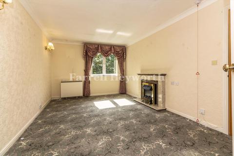2 bedroom flat for sale, Chase Close, Southport PR8