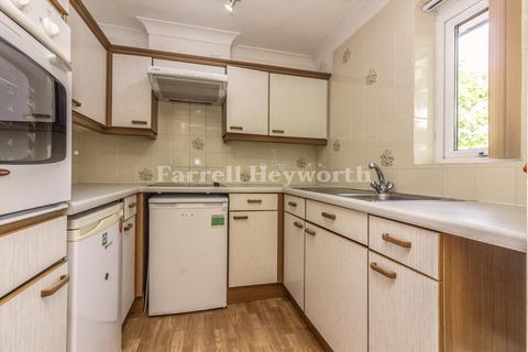 2 bedroom flat for sale, Chase Close, Southport PR8