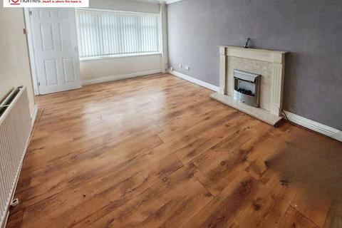 2 bedroom detached bungalow to rent, St. Johns Road, Cannock